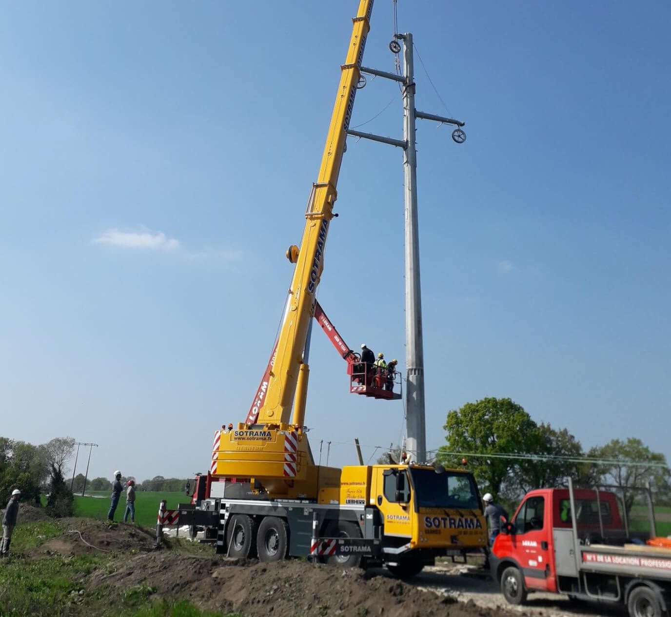 levage antenne téléphonique bretagne grue mobile